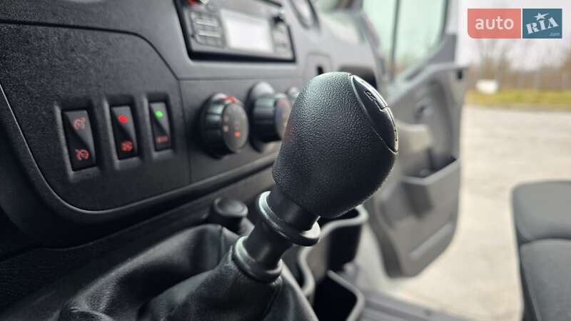 Вантажний фургон Renault Master 2018 в Житомирі