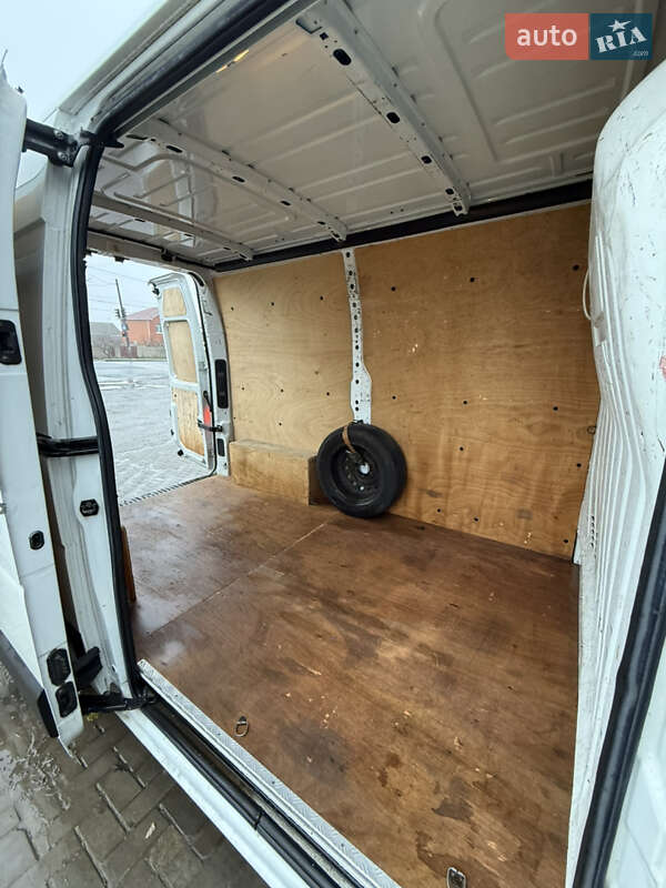 Вантажний фургон Renault Master 2012 в Могилів-Подільському