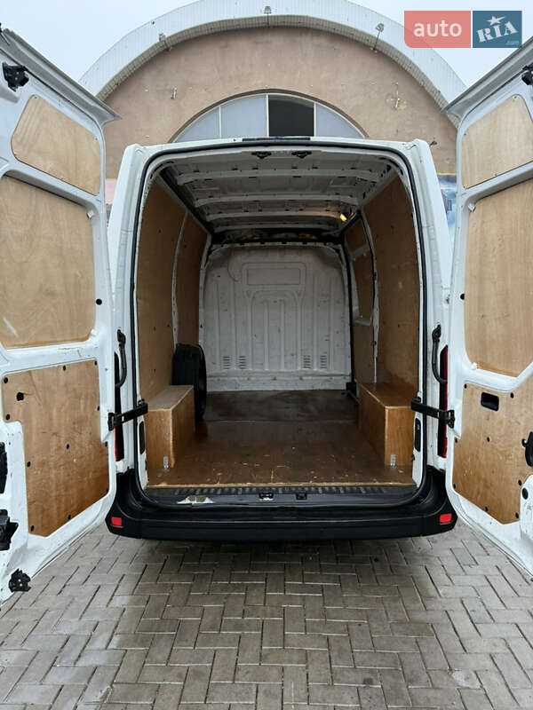 Вантажний фургон Renault Master 2012 в Могилів-Подільському