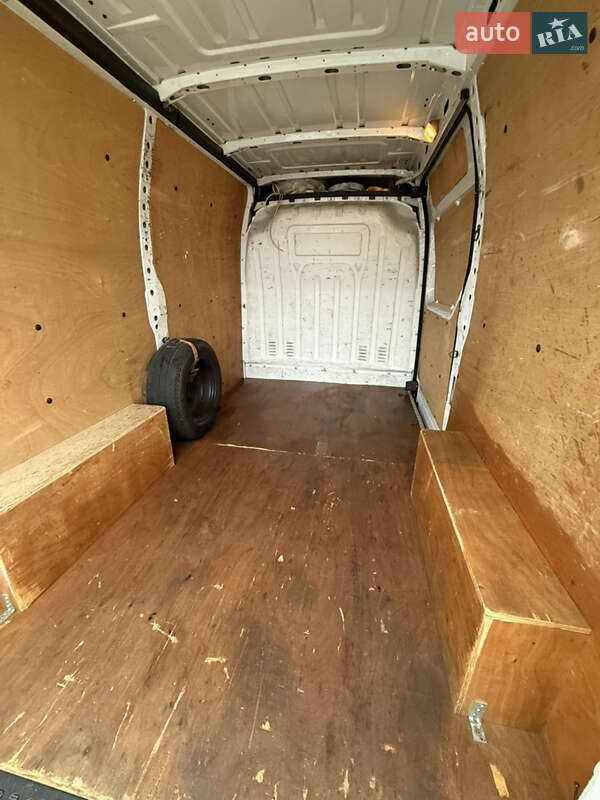 Вантажний фургон Renault Master 2012 в Могилів-Подільському