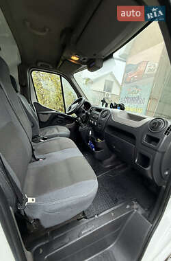 Вантажний фургон Renault Master 2012 в Могилів-Подільському