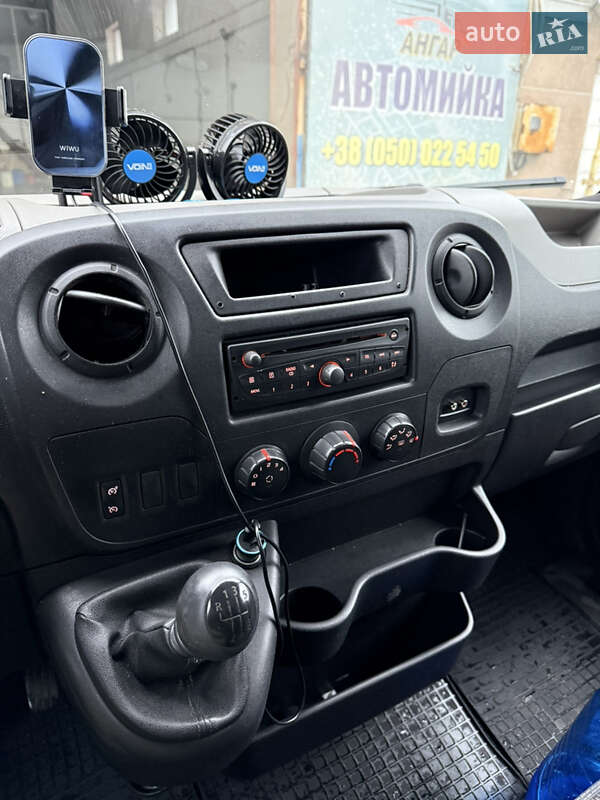 Вантажний фургон Renault Master 2012 в Могилів-Подільському