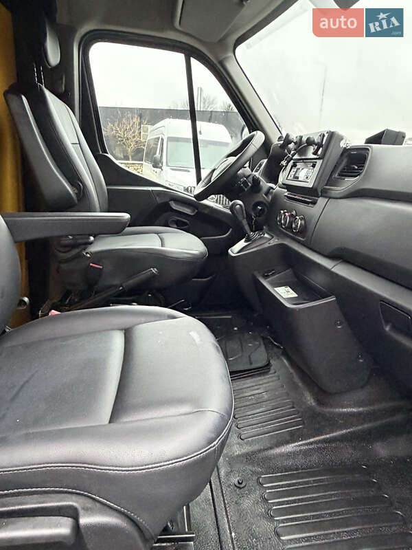 Грузовой фургон Renault Master 2022 в Тернополе