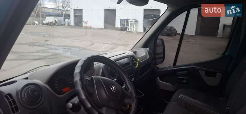 Вантажний фургон Renault Master 2013 в Чернігові