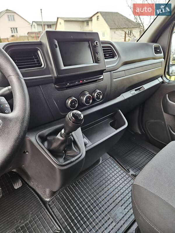 Вантажний фургон Renault Master 2022 в Дубні