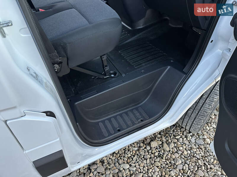 Грузовой фургон Renault Master 2023 в Львове