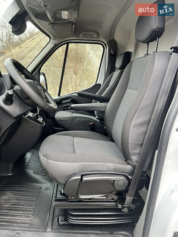 Микроавтобус Renault Master 2021 в Коростене