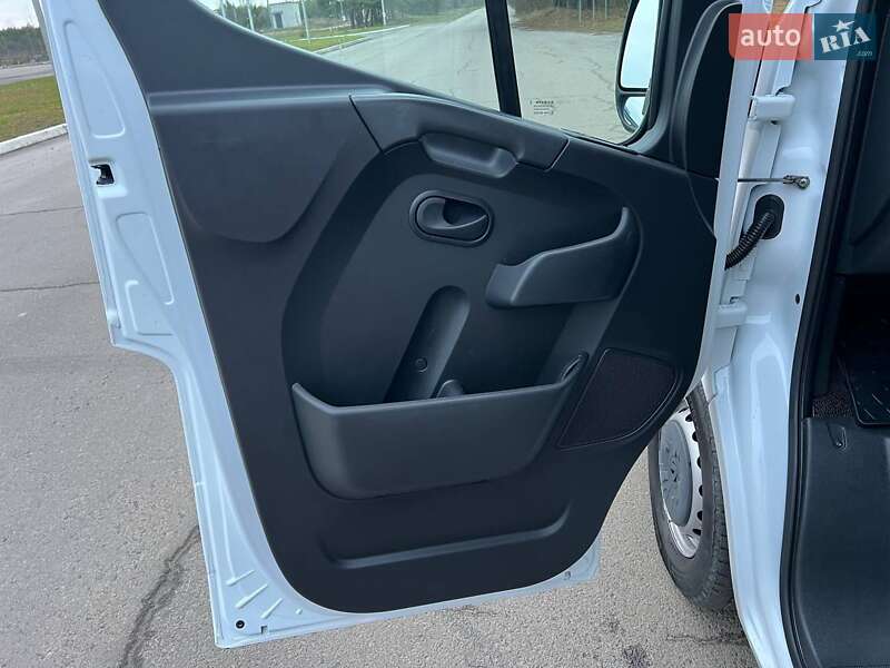 Тентованый Renault Master 2021 в Киеве