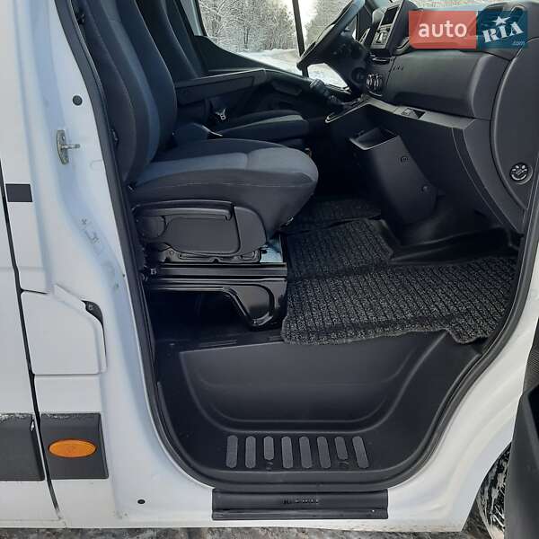 Вантажний фургон Renault Master 2022 в Полтаві