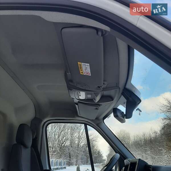 Вантажний фургон Renault Master 2022 в Полтаві