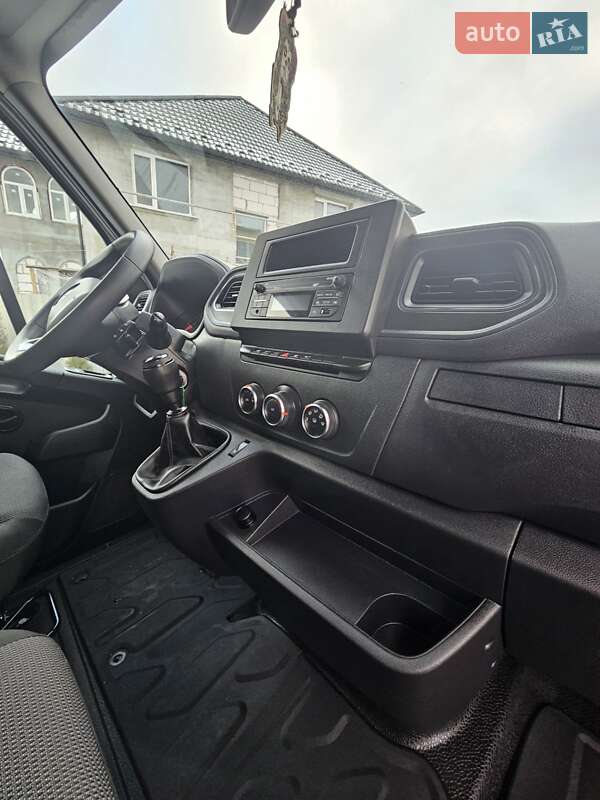Грузовой фургон Renault Master 2022 в Дубно