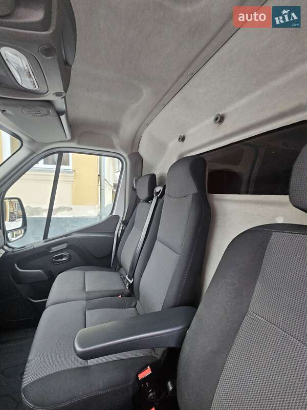 Грузовой фургон Renault Master 2022 в Дубно