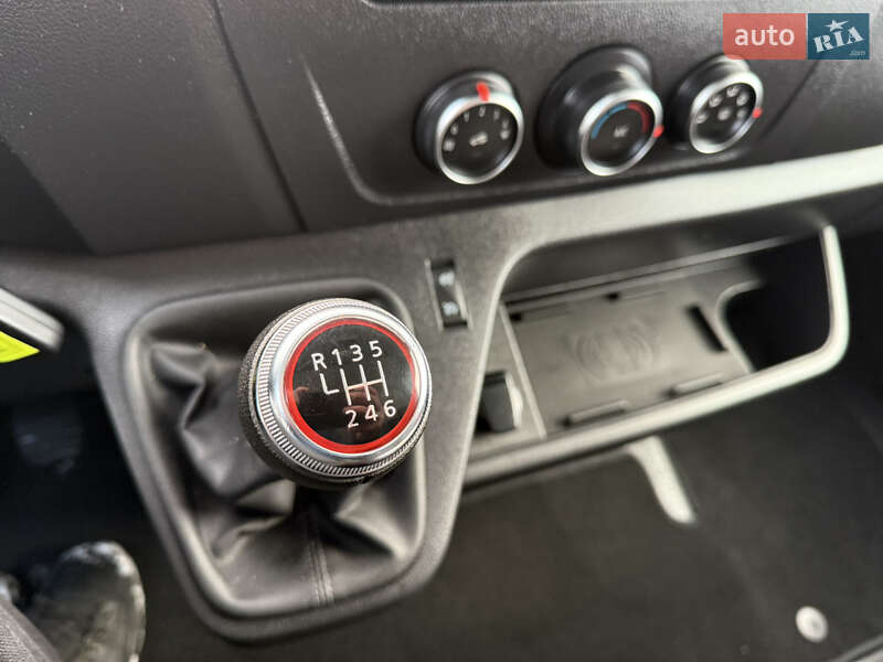 Грузовой фургон Renault Master 2022 в Дубно