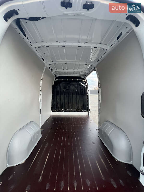 Грузовой фургон Renault Master 2021 в Луцке