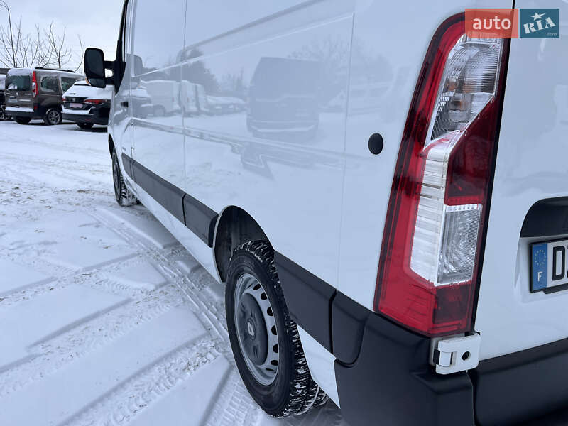 Грузовой фургон Renault Master 2016 в Дубно