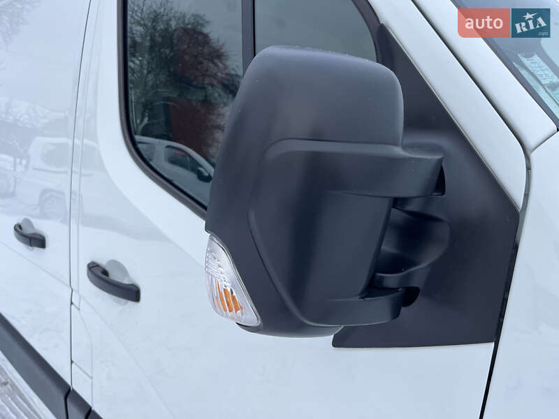 Грузовой фургон Renault Master 2016 в Дубно