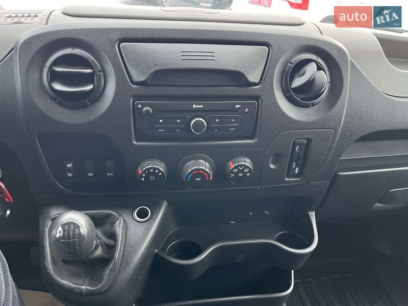 Грузовой фургон Renault Master 2016 в Дубно