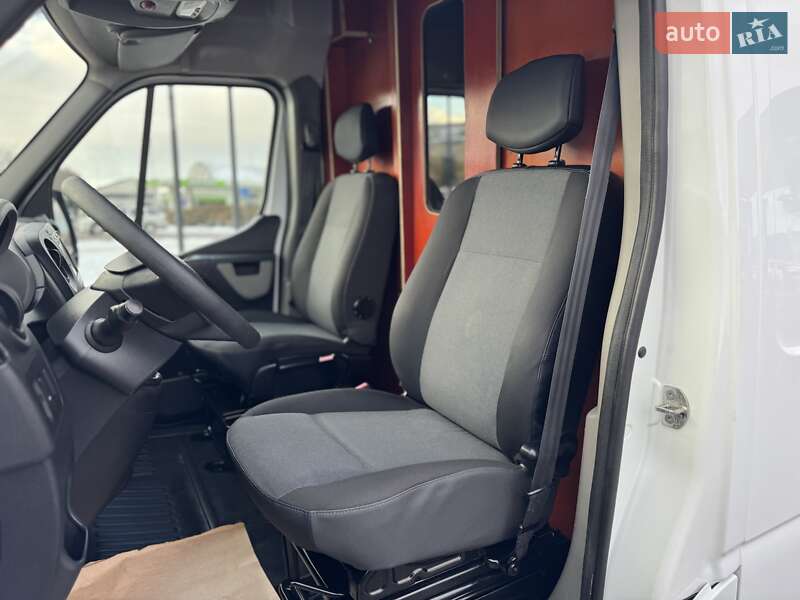 Грузовой фургон Renault Master 2017 в Дубно