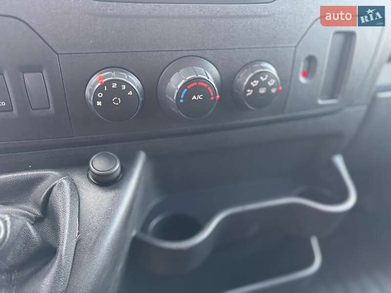 Грузовой фургон Renault Master 2017 в Дубно