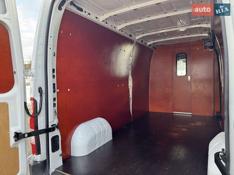 Грузовой фургон Renault Master 2017 в Дубно