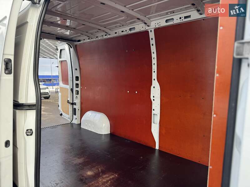 Грузовой фургон Renault Master 2017 в Дубно