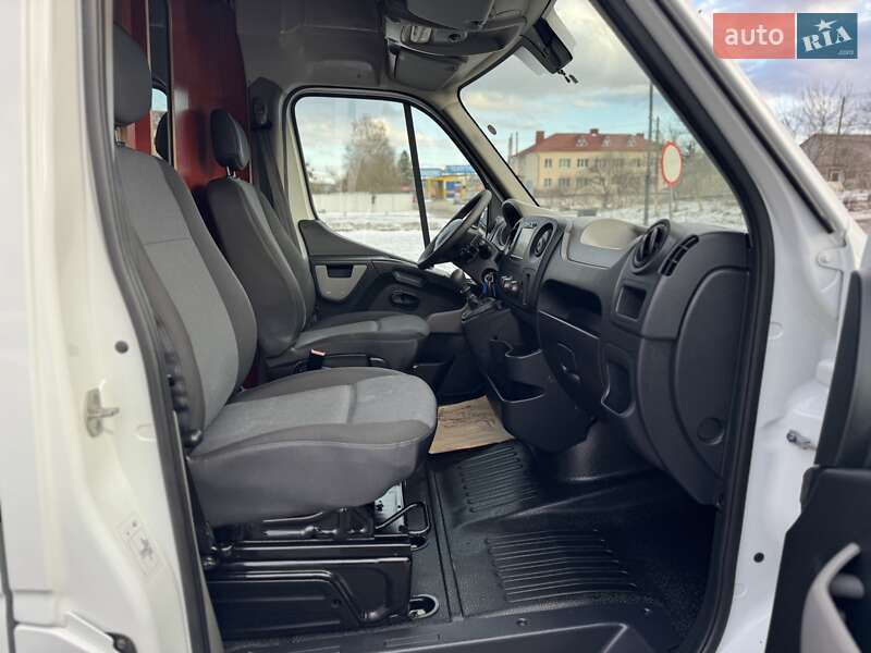 Грузовой фургон Renault Master 2017 в Дубно