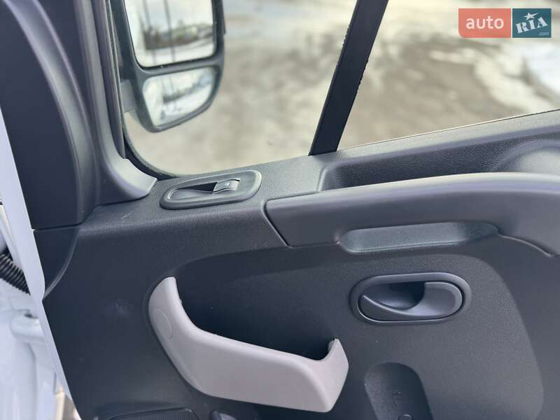 Грузовой фургон Renault Master 2017 в Дубно