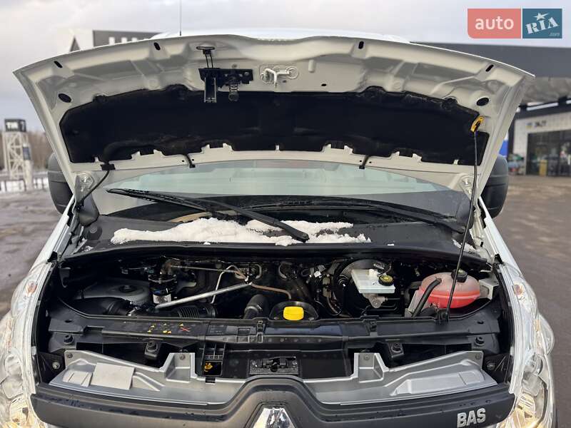 Грузовой фургон Renault Master 2017 в Дубно