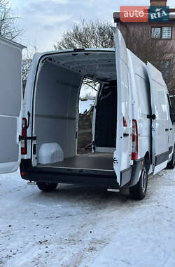 Вантажний фургон Renault Master 2021 в Львові