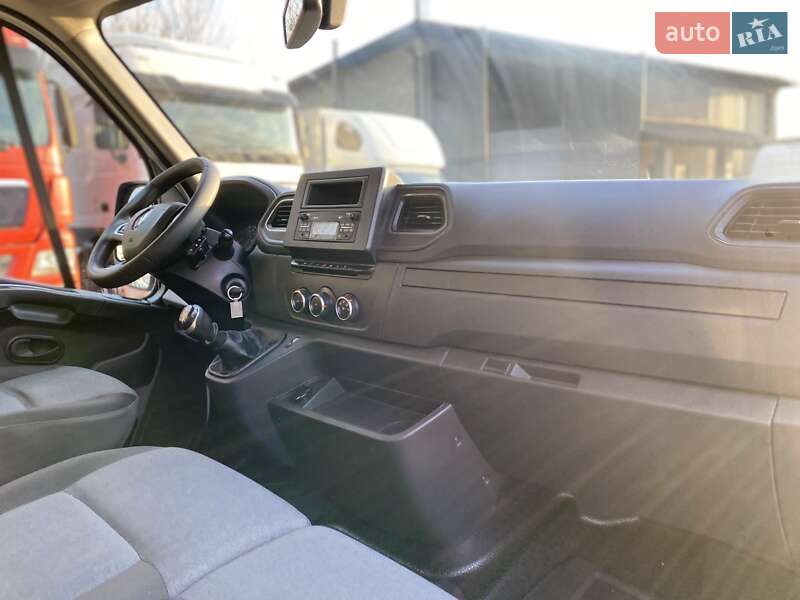 Грузовой фургон Renault Master 2021 в Хусте