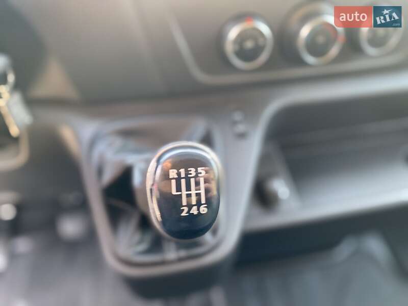 Грузовой фургон Renault Master 2021 в Хусте