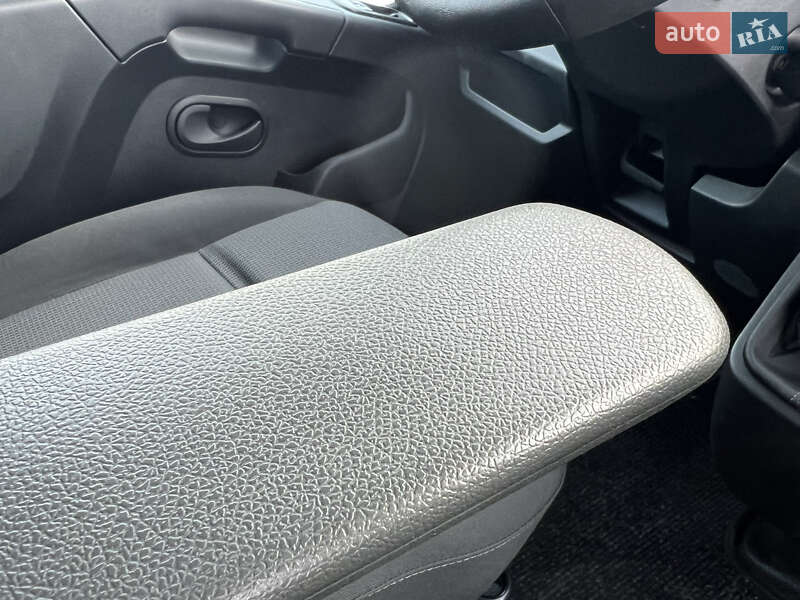 Микроавтобус грузовой (до 3,5т) Renault Master 2021 в Дубно