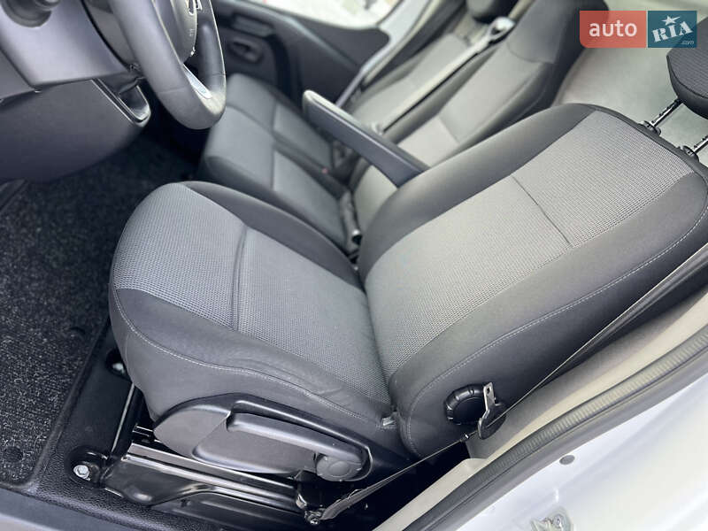 Микроавтобус грузовой (до 3,5т) Renault Master 2021 в Дубно