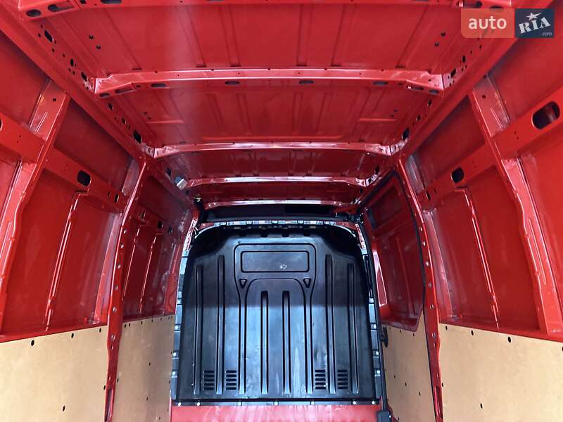 Грузовой фургон Renault Master 2024 в Хусте