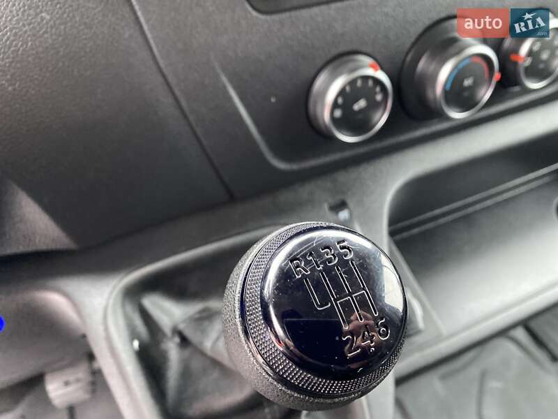 Грузовой фургон Renault Master 2024 в Хусте