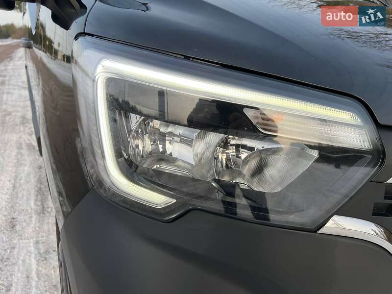 Грузовой фургон Renault Master 2022 в Киеве