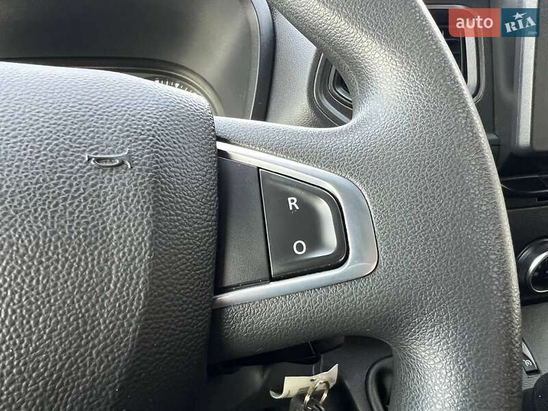 Грузовой фургон Renault Master 2022 в Киеве