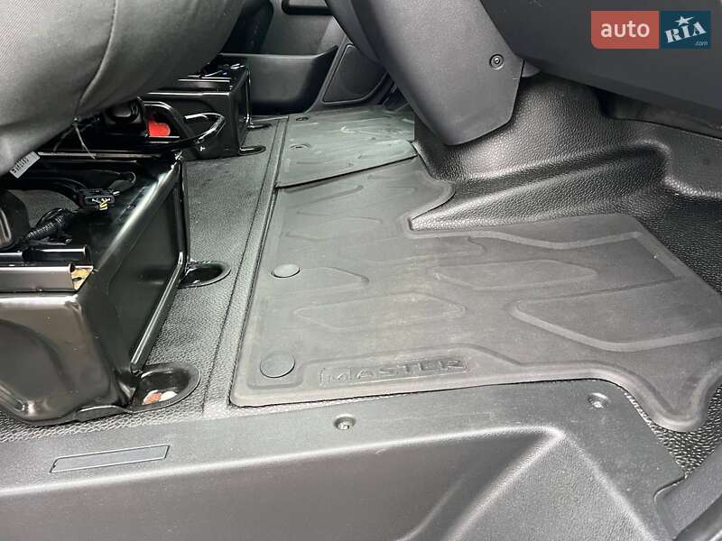 Тентованый Renault Master 2021 в Киеве