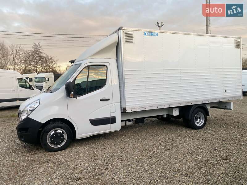 Грузовой фургон Renault Master 2018 в Хусте