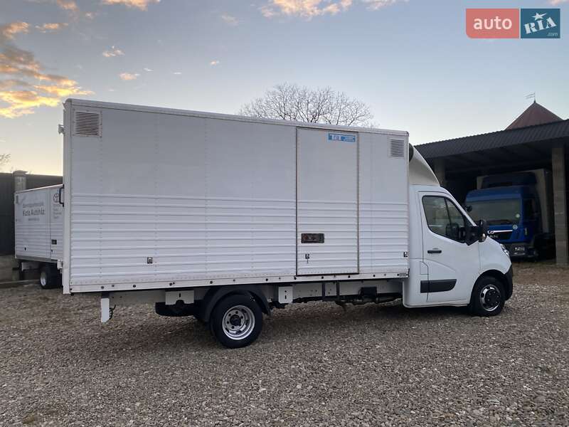 Грузовой фургон Renault Master 2018 в Хусте