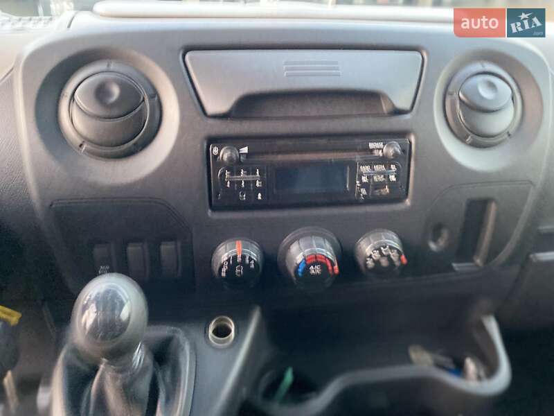 Грузовой фургон Renault Master 2018 в Хусте