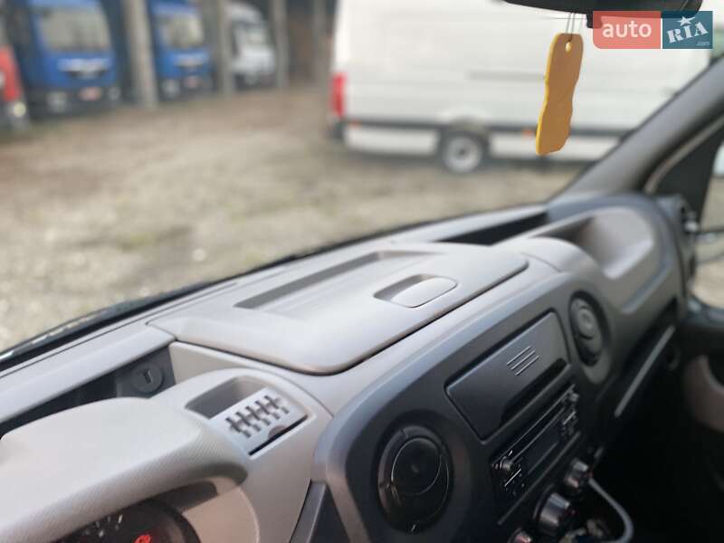 Грузовой фургон Renault Master 2018 в Хусте