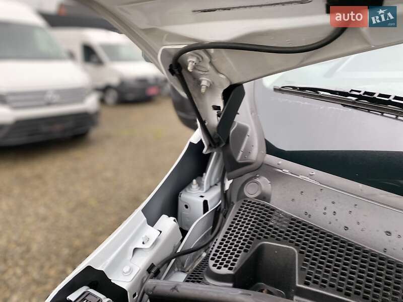 Тентованый Renault Master 2022 в Хусте