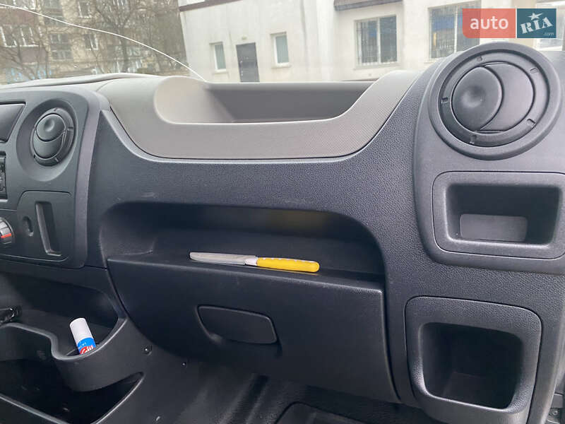 Грузовой фургон Renault Master 2016 в Славуте