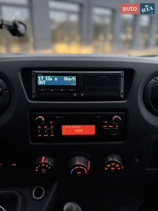 Автовоз Renault Master 2015 в Луцке