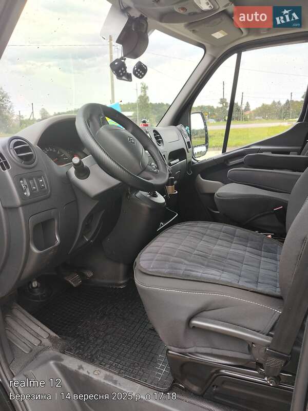 Грузопассажирский фургон Renault Master 2017 в Новом Роздоле