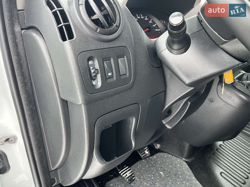 Вантажний фургон Renault Master 2017 в Дубні
