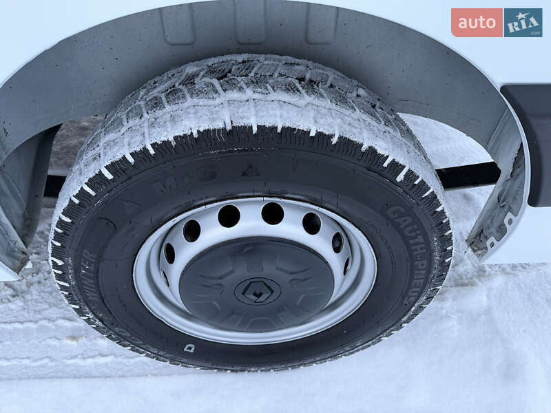 Грузовой фургон Renault Master 2021 в Дубно