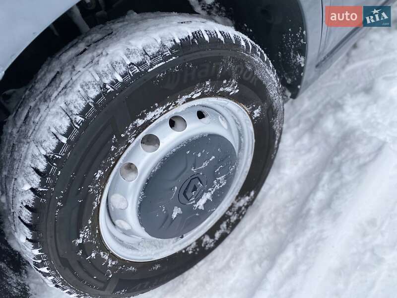 Тентованый Renault Master 2022 в Хусте