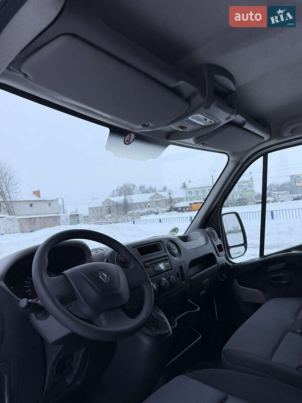 Микроавтобус грузовой (до 3,5т) Renault Master 2017 в Нововолынске